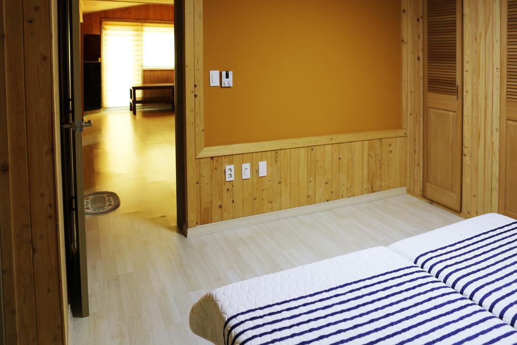 Haevichi Pension Seogwipo Exterior foto