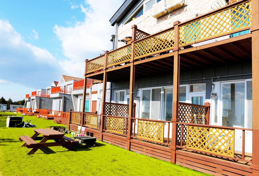Haevichi Pension Seogwipo Exterior foto